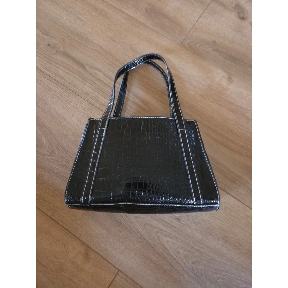 Liz Claiborne 90s Black Croc Embossed Shoulder Bag White Contrast Stitch